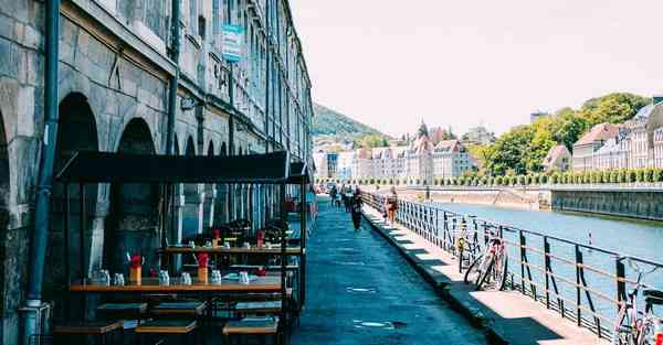 智能机器人售彩票