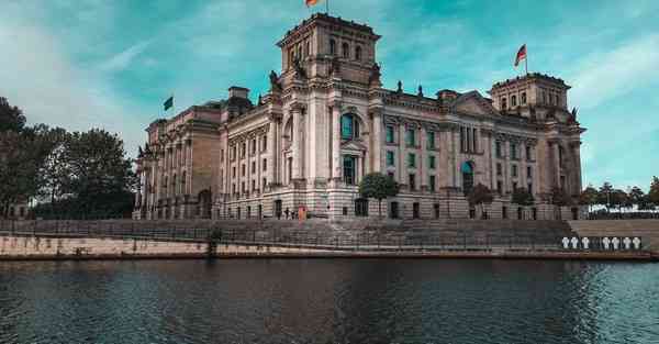 祥明智能人形机器人