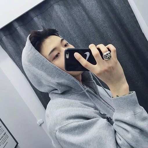 储莉烁昌