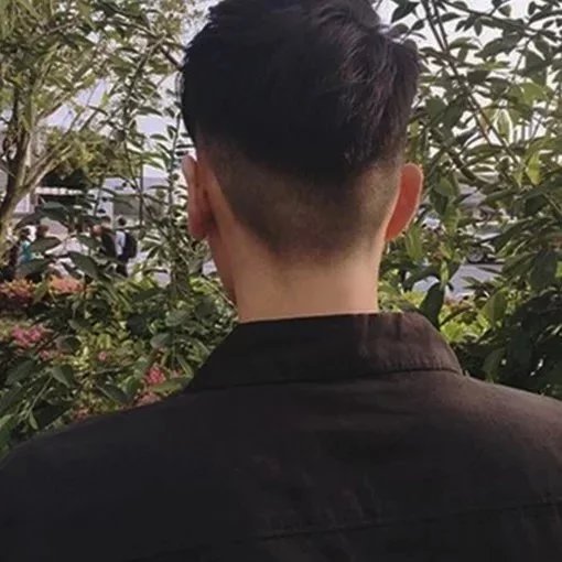 荣秋震程