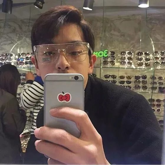 邹鹏妍琳